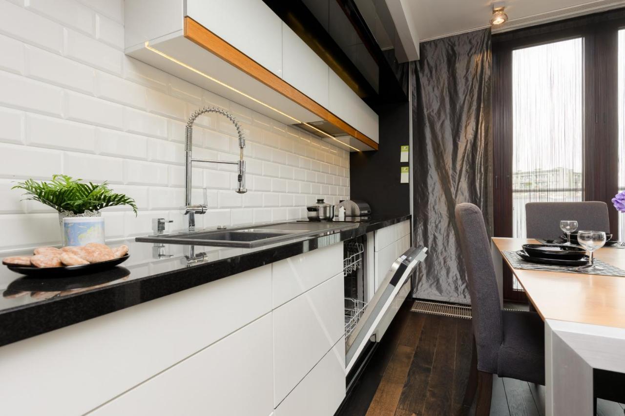 Warsaw Srodmiescie Riverside Three-Bedroom Apartment By Renters Esterno foto