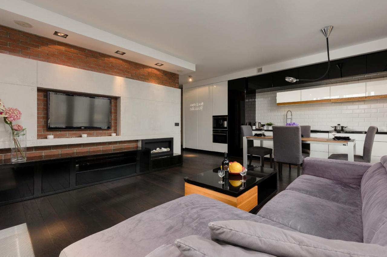 Warsaw Srodmiescie Riverside Three-Bedroom Apartment By Renters Esterno foto