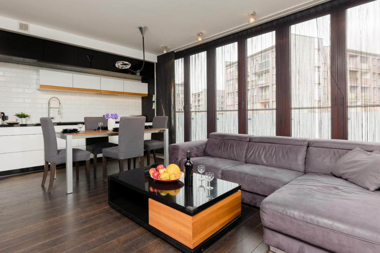 Warsaw Srodmiescie Riverside Three-Bedroom Apartment By Renters Esterno foto