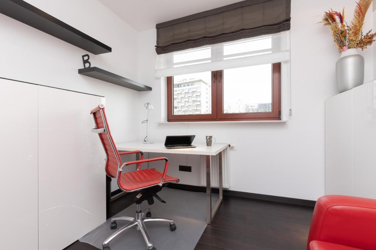 Warsaw Srodmiescie Riverside Three-Bedroom Apartment By Renters Esterno foto
