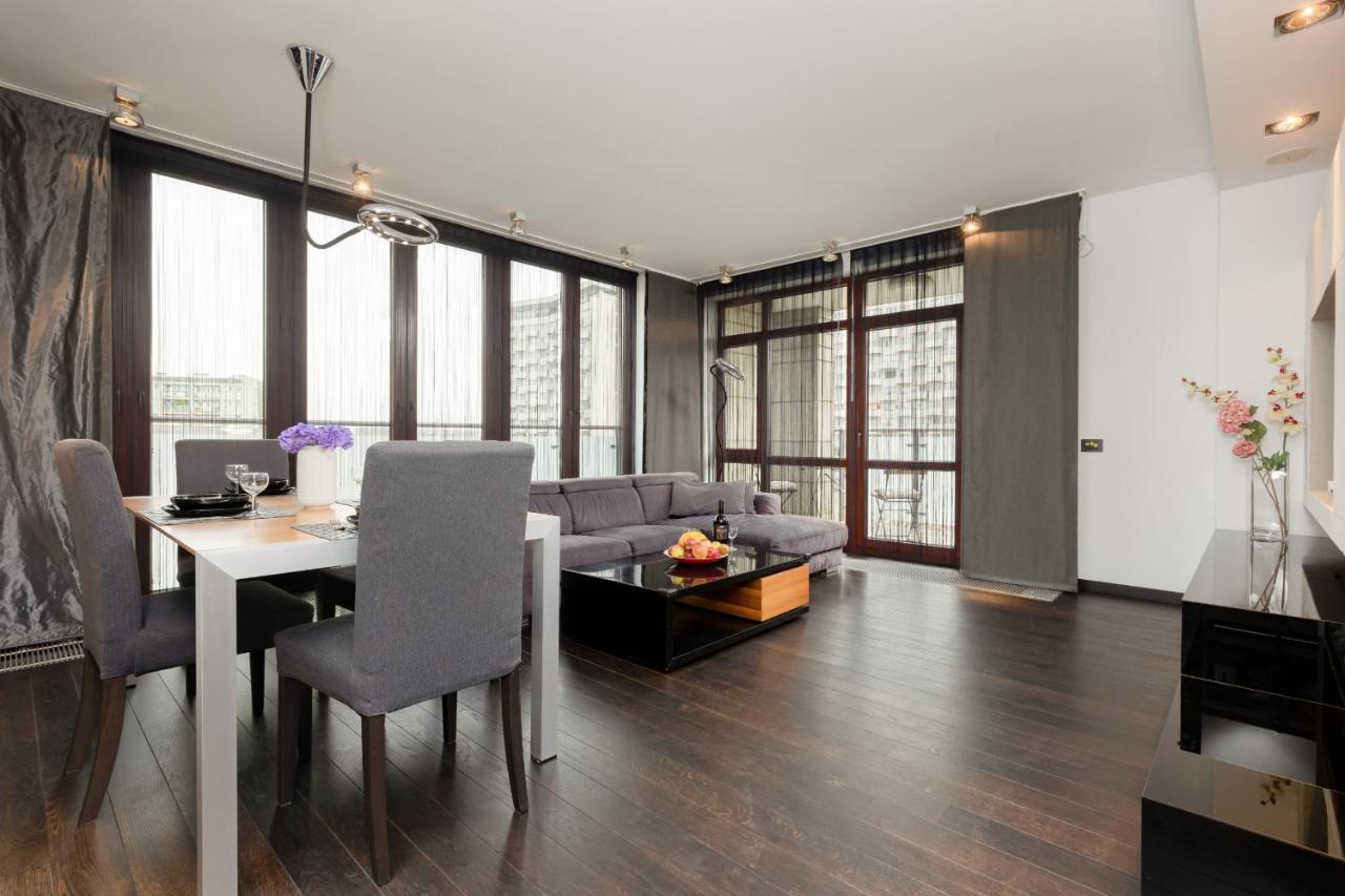 Warsaw Srodmiescie Riverside Three-Bedroom Apartment By Renters Esterno foto